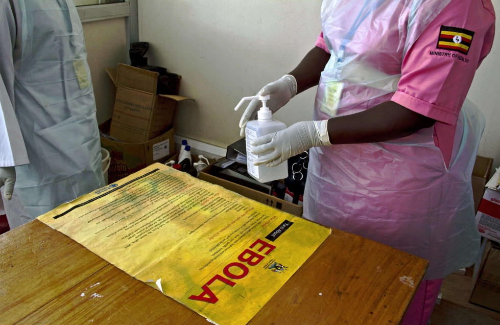 Ebola on erittäin vaarallinen virustauti, joka aiheuttaa kovaa kuumetta ja vakavimmissa tapauksissa hallitsematonta verenvuotoa. LEHTIKUVA/AFP