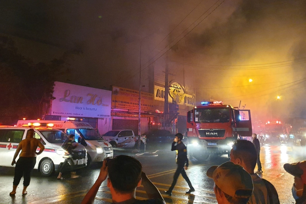 Tuli tuhosi nelikerroksisen talon toisen ja kolmannen kerroksen lähiökaupungissa Ho Chi Minh Cityn pohjoispuolella maan eteläosassa myöhään tiistaina. LEHTIKUVA/AFP