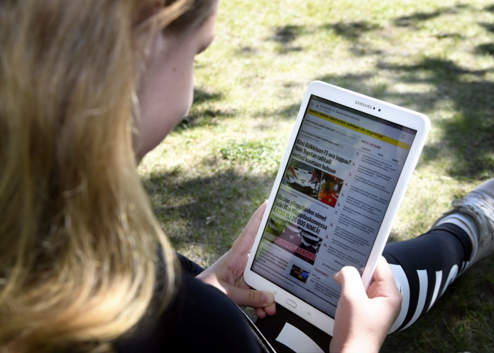 Reilut 1,7 miljoonaa suomalaista lukee sanomalehtensä vain digitaalisena.