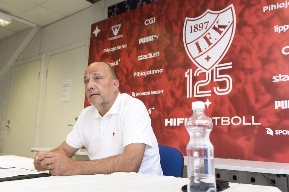 Jan Walden kertoi konkurssiuhkan väistyneen HIFK:n yltä. Lehtikuva / Mikko Stig