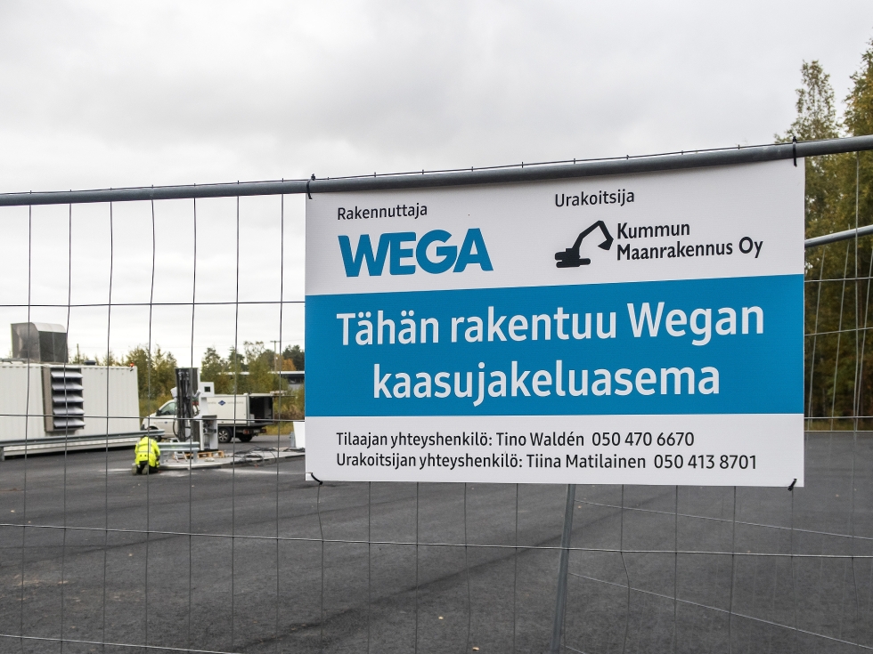 Wegan kaasutankkausaseman rakentaminen on edennyt laiteasennuksiin asti.