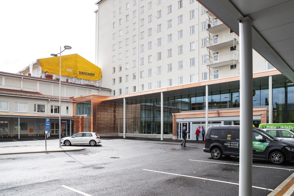 Pohjois-Karjalan hyvinvointialueen aluehallituksen mukaan yliopistosairaalalisä voisi entisestään vaikeuttaa henkilöstön saamista keskussairaaloihin.