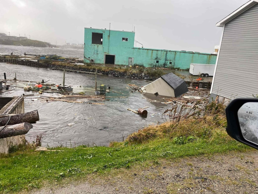 Nova Scotiaan ja Länsi-Newfoundlandiin on osunut jopa 12 metrin aaltoja. LEHTIKUVA / AFP