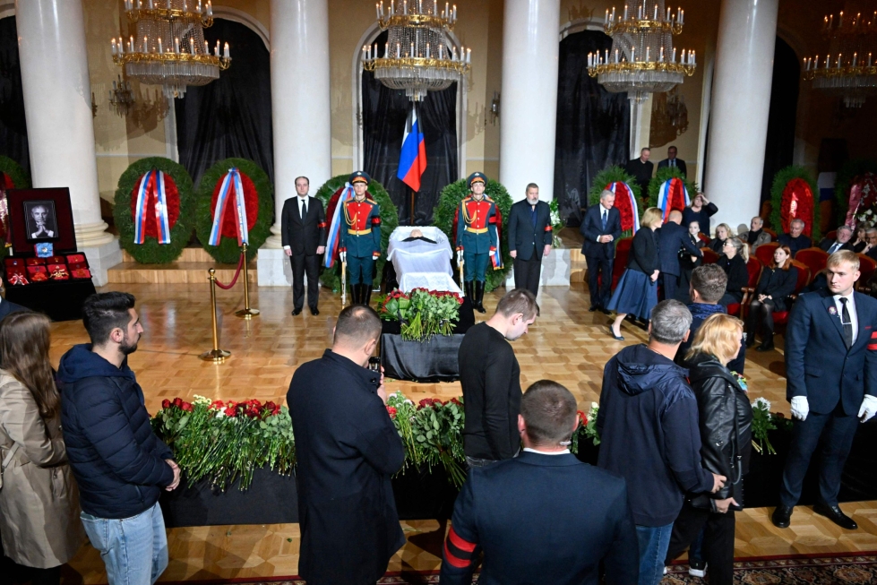 Mihail Gorbatshovin muistotilaisuus pidettiin Moskovan ammattiliittojen talon pilarisalissa. AFP/Lehtikuva