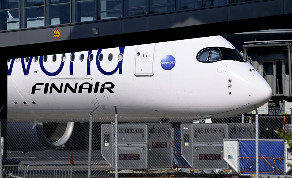 Finnairin mukaan vähennykset liittyvät yhtiön syyskuussa julkaisemaan uuteen strategiaan. LEHTIKUVA / Heikki Saukkomaa