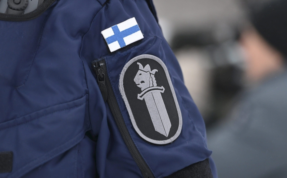 Pohjanmaan poliisi sai aamukuuden jälkeen ilmoituksen yksityisasunnossa olevasta aseistautuneesta ihmisestä. LEHTIKUVA / Heikki Saukkomaa
