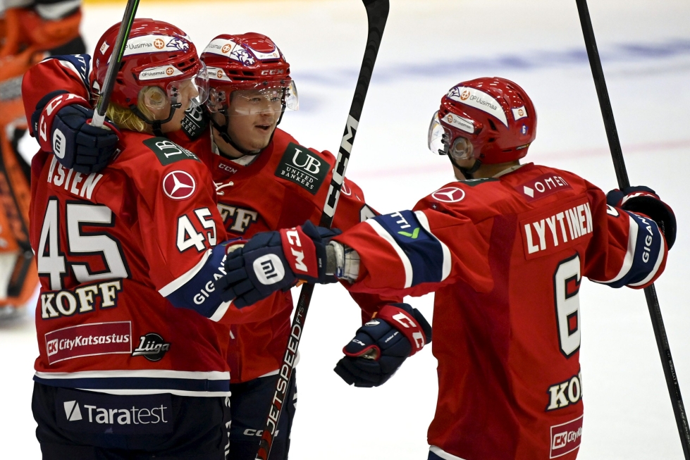 Isoin odotuksin kaudesta toiseen ladattu HIFK aloitti jääkiekkoliigan väkevästi. LEHTIKUVA / Vesa Moilanen