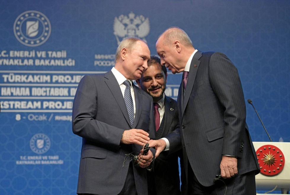 Turkin presidentti Recep Tayyip Erdogan (oik.) ja Venäjän presidentti Vladimir Putin osallistuivat TurkStream-kaasuputken avajaistilaisuuteen Istanbulissa tammikuussa 2020.
