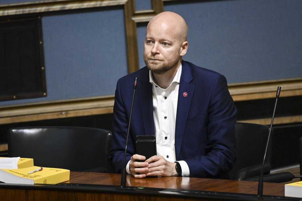 Jussi Saramon johtama vasemmistoliiton eduskuntaryhmä on hallituskauden pahimmassa sisäisessä kriisissä.