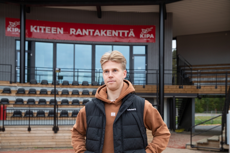 Aku Kettunen pelasi viime kaudella Koskenkorvan Urheilijoissa ja syksyn Tampereella Manse PP:n riveissä. Seuraavat kaksi vuotta hän edustaa Kiteen Palloa.