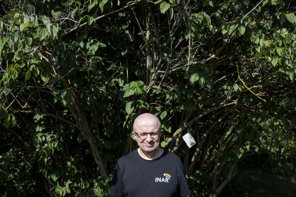Akatemiaprofessori, akateemikko Markku Kulmala tutkii muun muassa ilmakehän ja maanpinnan vuorovaikutusta. Kuvat otettiin Hattulassa Lepaan puutarhaoppilaitoksen ympäristössä, jonka mittauslaitteisiin Kulmala tutustui elokuussa.