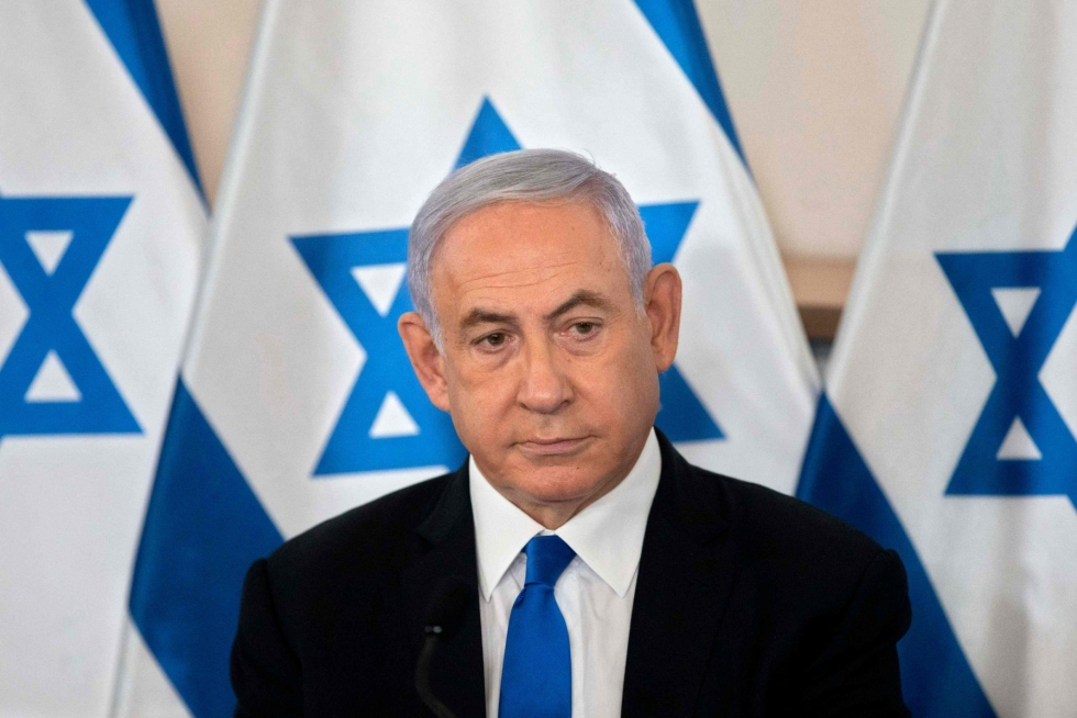 Arvostelijoiden mukaan Netanjahu haluaisi tehdä paluun suojellakseen itseään korruptiosyyteiltä. LEHTIKUVA/AFP