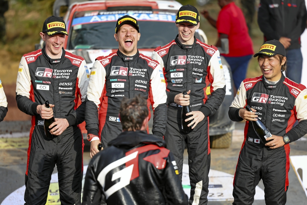 Jyväskylä on saamassa tänä vuonna kolme rallin maailmanmestaruutta, sillä Toyotan rallitalli johtaa reilusti valmistajien MM-sarjaa.