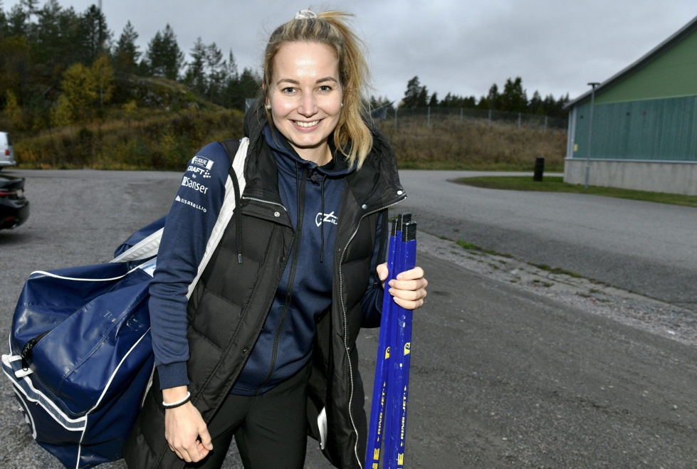 Susanna Tapani on keskittynyt viime kaudet pääosin jääkiekkoon, mutta nyt uran keskiössä on ringette. LEHTIKUVA / HEIKKI SAUKKOMAA