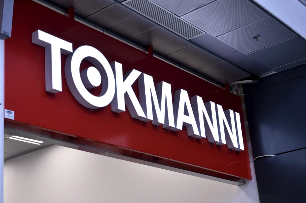 Myös kauppaketju Tokmanni on kärsinyt sähkön kallistumisesta.  LEHTIKUVA / ONNI OJALA