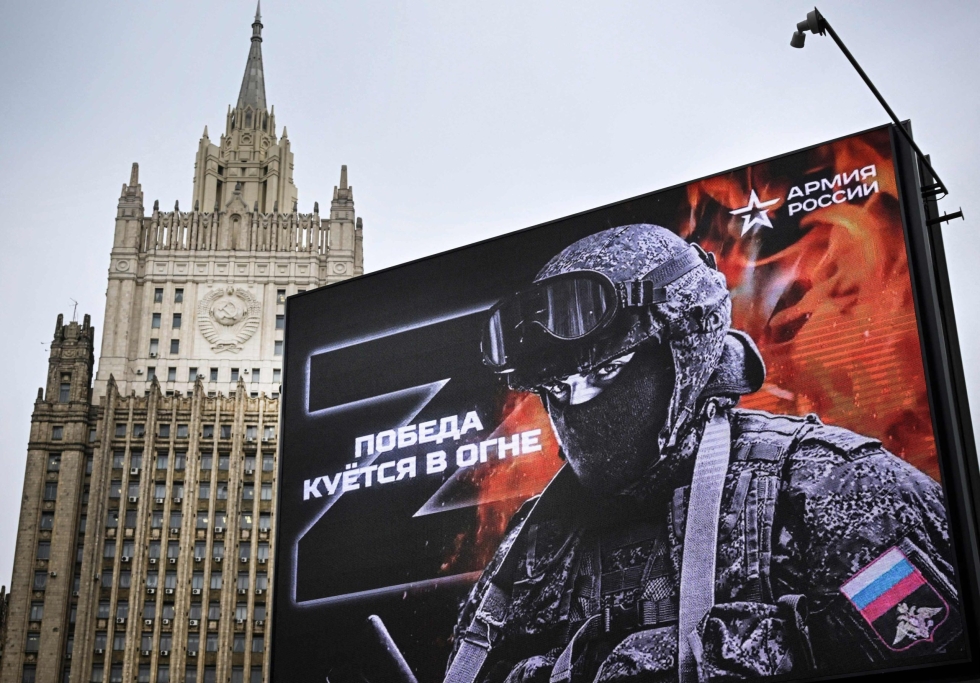 Myös yhdysvaltalainen ajatushautomo ISW on arvioinut, että Venäjällä valmistaudutaan uuteen, peiteltyyn liikekannallepanoon. Kuvassa Venäjän armeijan mainos Moskovan keskustassa. LEHTIKUVA/AFP 