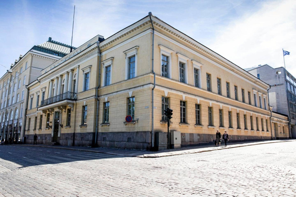 Valtioneuvoston juhlahuoneisto Smolna sijaitsee Eteläesplanadilla Helsingin ydinkeskustassa.