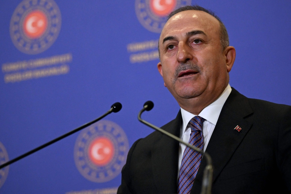 Ulkoministerit pitävät huomenna kolmenkeskisen tapaamisen, sanoo Turkin ulkoministeri Mevlüt Cavusoglu turkkilaisen uutiskanava NTV:n mukaan.