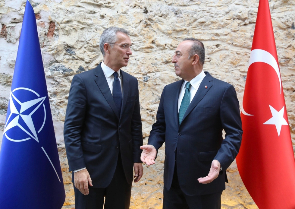 Turkki on viimeinen maa, joka ei ole vielä ilmoittanut päätöstään ratifioida Suomen ja Ruotsin hakemuksia. Naton pääsihteeri Jens Stoltenberg tapaa tänään Turkin ulkoministeri Mevlüt Cavusoglun. 