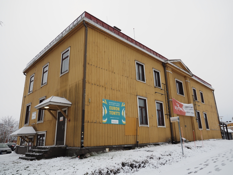 Tohmajärven kunnallistalonakin tunnetun keltaisen talon remonttiin päätettiin investoida 226 000 euroa.