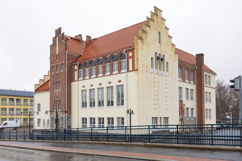 Joensuun kaupunki kauppaa historiaa henkivää rakennusta reilulla miljoonalla eurolla.