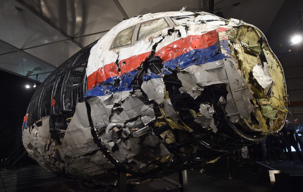 Malaysia Airlinesin lento MH17 oli matkalla Amsterdamista Kuala Lumpuriin, kun se ammuttiin alas. Kaikki koneessa olleet 298 ihmistä kuolivat. Oikeutta on käyty Hollannissa, koska kaksi kolmasosaa uhreista oli hollantilaisia. LEHTIKUVA/AFP