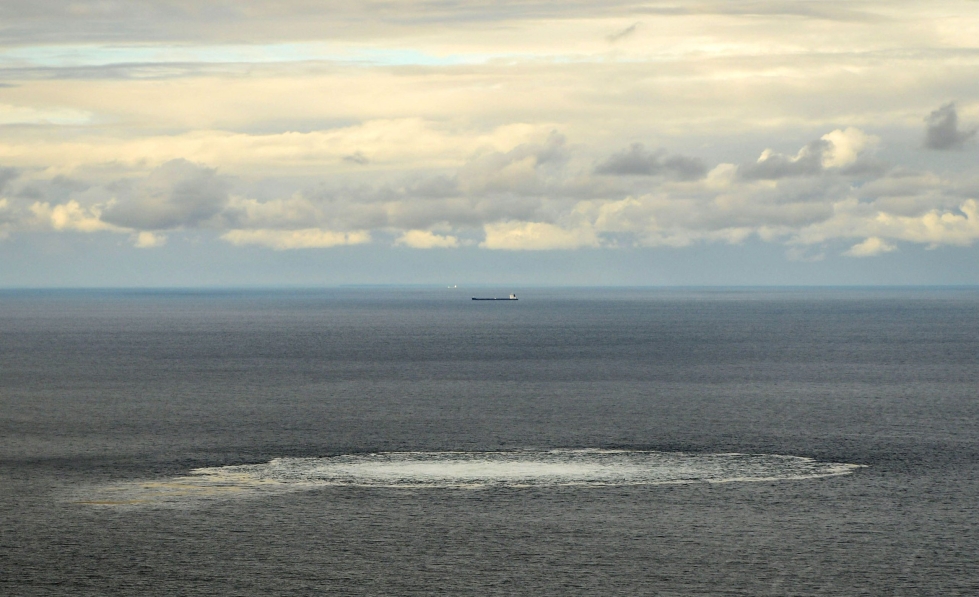 Vuodot Nord Stream 1 ja 2 -kaasuputkissa havaittiin syyskuun lopulla. Kuvassa yksi neljästä vuotopaikasta. LEHTIKUVA/AFP