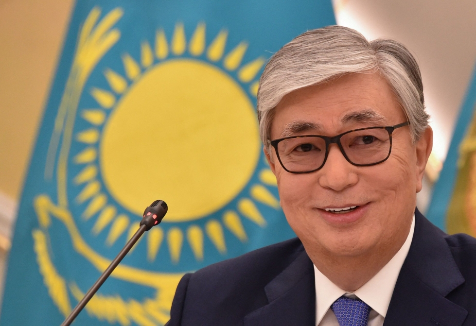 Keski-Aasian Kazakstanin istuva presidentti Kasym-Zhomart Tokajev on alustavien tulosten mukaan pääsemässä jatkokaudelle.  LEHTIKUVA / AFP 