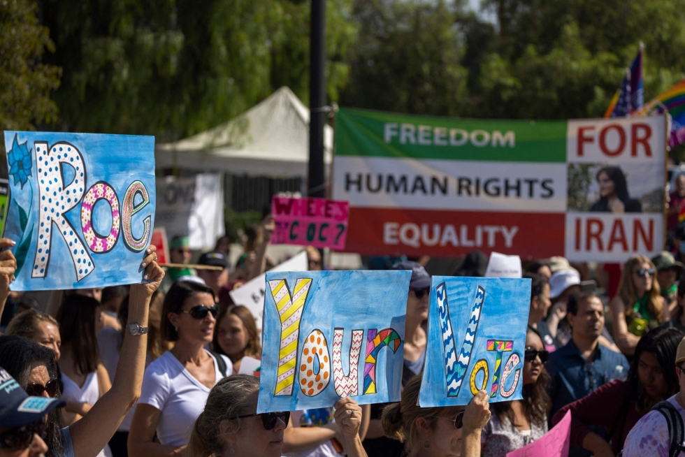 Aborttioikeudesta tuli korkeimman oikeuden aiemmin tänä vuonna tekemän päätöksen vuoksi jälleen osavaltioiden päätösvaltaan kuuluva kysymys. LEHTIKUVA/AFP
