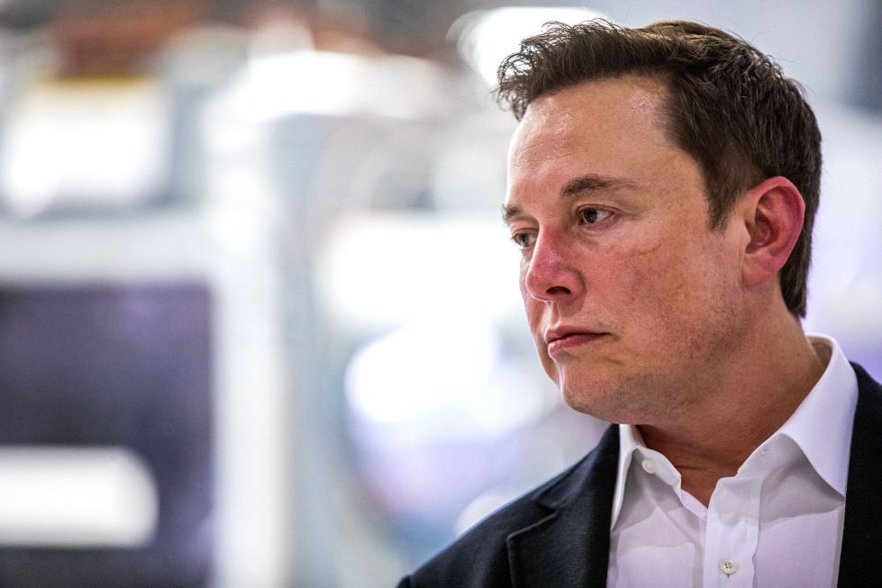 Elon Musk esitti henkilökunnalle vaatimuksen tehdä pitkiä, intensiivisiä työpäiviä tai menettää työnsä. LEHTIKUVA/AFP