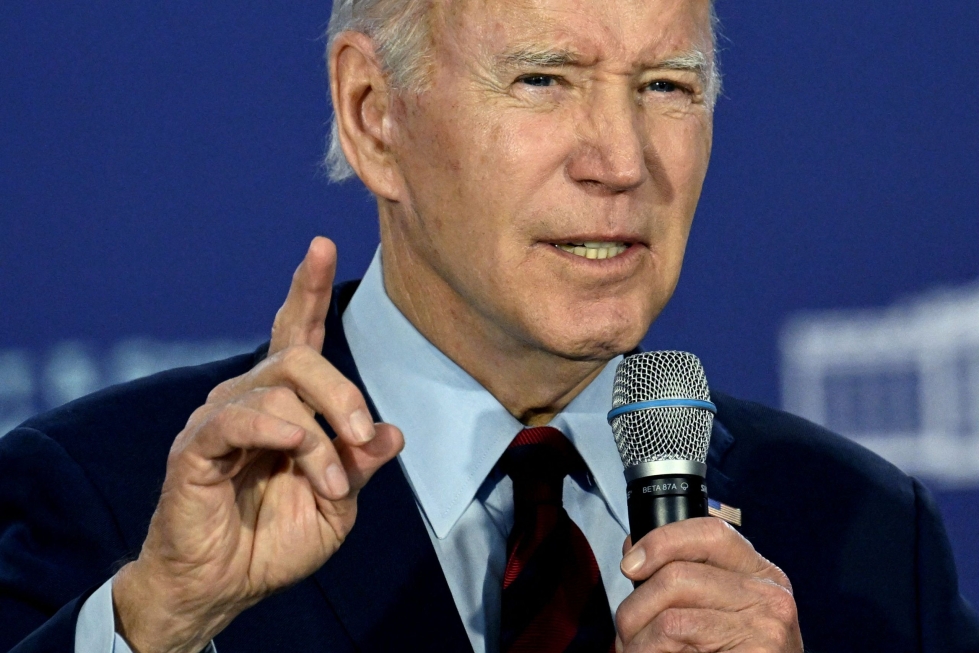 Yhdysvaltain presidentti Joe Biden sekoili puhuessaan kampanjatilaisuudessa Floridan osavaltiossa sijaitsevassa Hallandale Beachin kaupungissa. LEHTIKUVA/AFP
