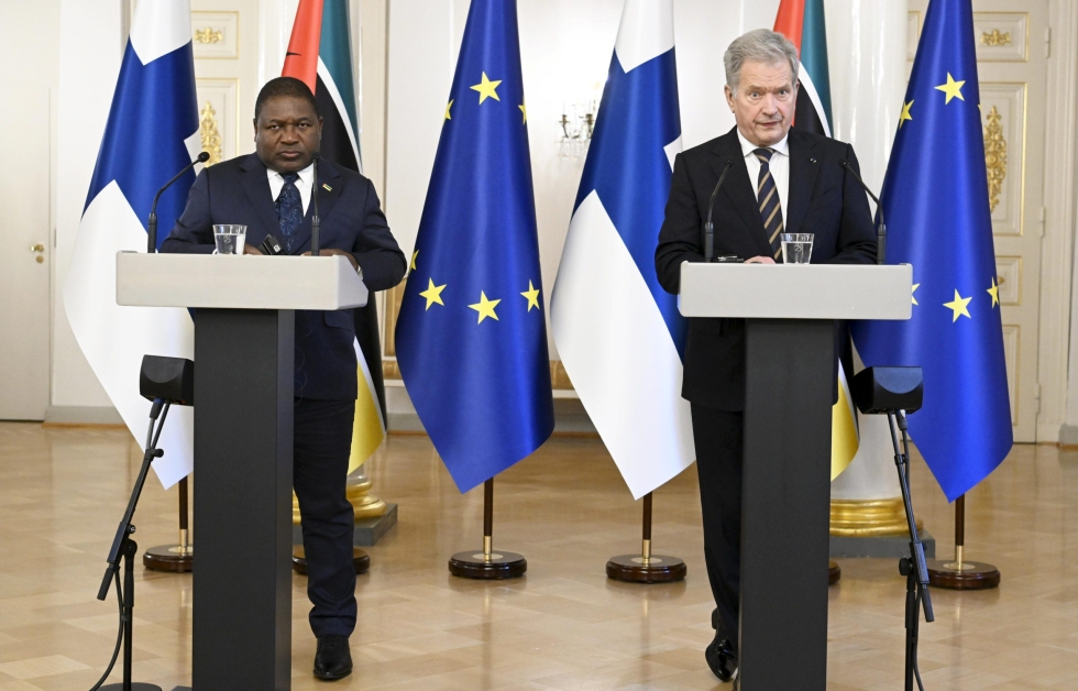 Presidentti Sauli Niinistö tiedotustilaisuudessa Mosambikin presidentin Filipe Nyusin kanssa. LEHTIKUVA / VESA MOILANEN
