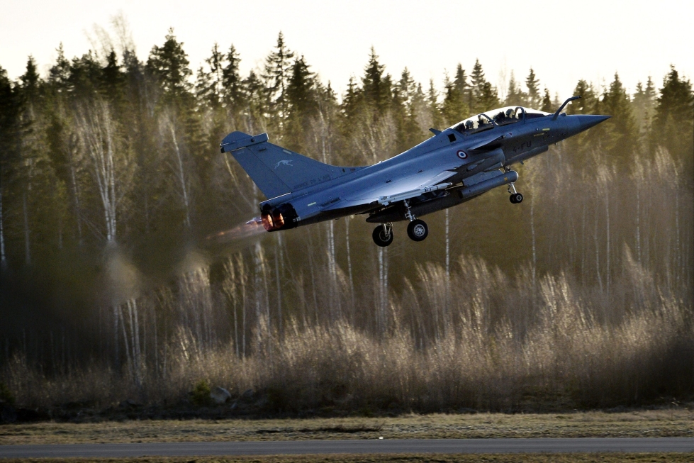 Ranskan ilma- ja avaruusvoimat lähettää harjoitukseen kaksi Rafale-hävittäjää. Kuvassa Dassault Rafale -hävittäjä mediaesittelyssä Pirkkalassa 21. tammikuuta 2020. LEHTIKUVA / Markku Ulander