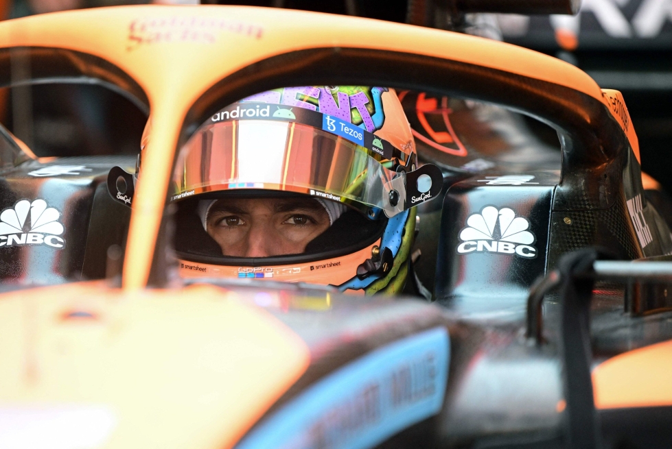 Australialaiskuljettaja Daniel Ricciardon F1-kisa-ajot päättyvät ainakin toistaiseksi tämän viikonlopun Abu Dhabin gp:hen. Arkistokuva. LEHTIKUVA/AFP