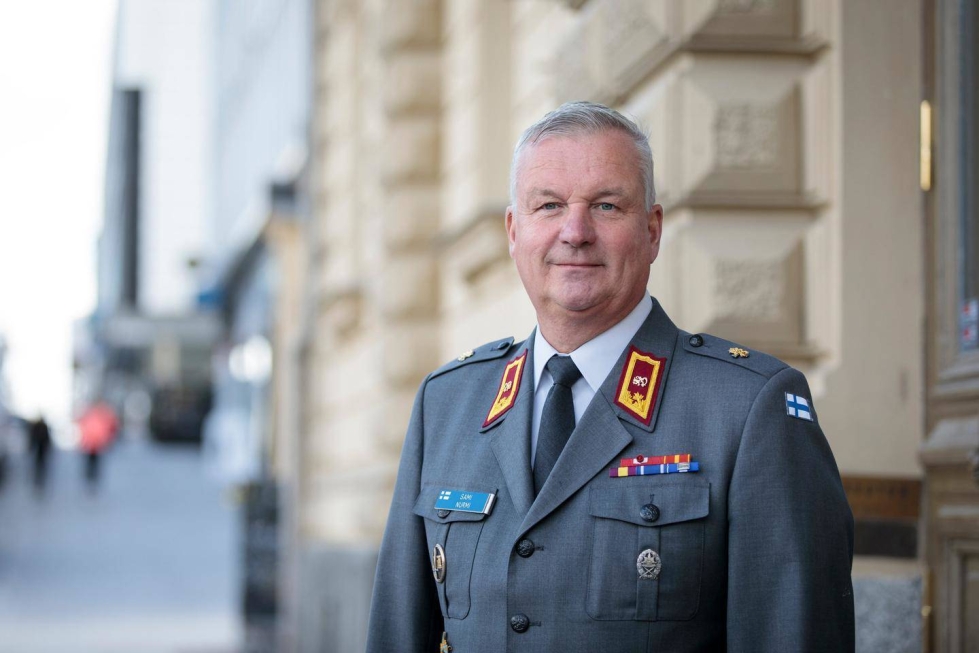 Sami Nurmi työskentelee yksikön johtajana puolustusministeriön puolustuspoliittisella osastolla.