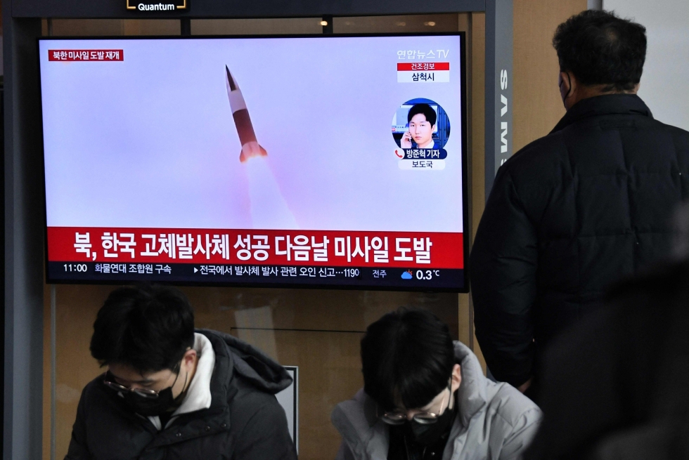 Jo lauantaina uutisoitiin, että Pohjois-Korea oli Etelä-Korean armeijan mukaan laukaissut kolme lyhyen kantaman ballistista ohjusta Japaninmereen. LEHTIKUVA/AFP