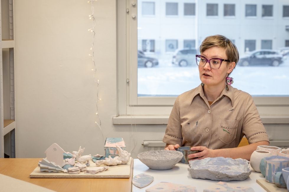 Studio Imarteen yrittäjä Henna Turunen järjestää muutamia erilaisia keramiikkakursseja. Hän haluaa pitää kurssit mahdollisimman helppoina, jotta aloittelijankin osallistumiskynnys olisi matala.