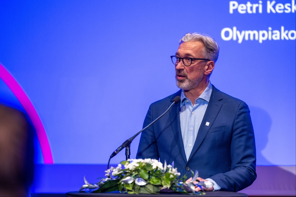 Suomen Olympiakomitean liikunnallisen elämäntavan yksikön johtaja Petri Keskitalo lausui gaalassa avaussanat.