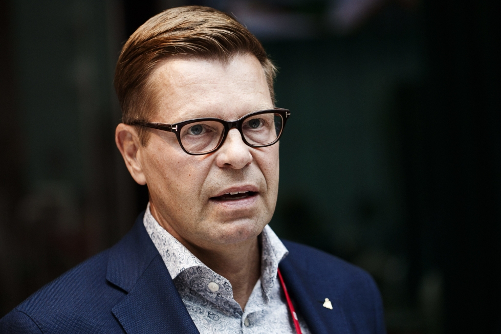 Professori Kimmo Grönlund arvelee, että muiden puolueiden reaktiot perussuomalaisiin johtuvat pitkälti vihreiden puheenjohtajan Maria Ohisalon ulostulosta.