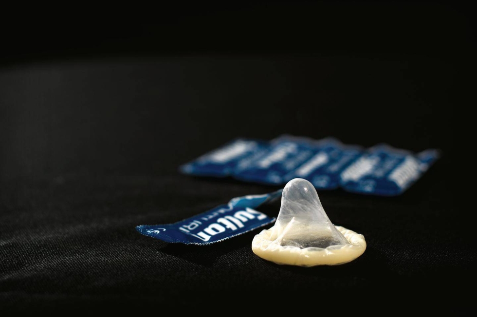 Klamydiatapauksia todettiin jälleen ennätysmäärä. Tartunnalta voi suojautua käyttämällä kondomia ja suuseksisuojaa.