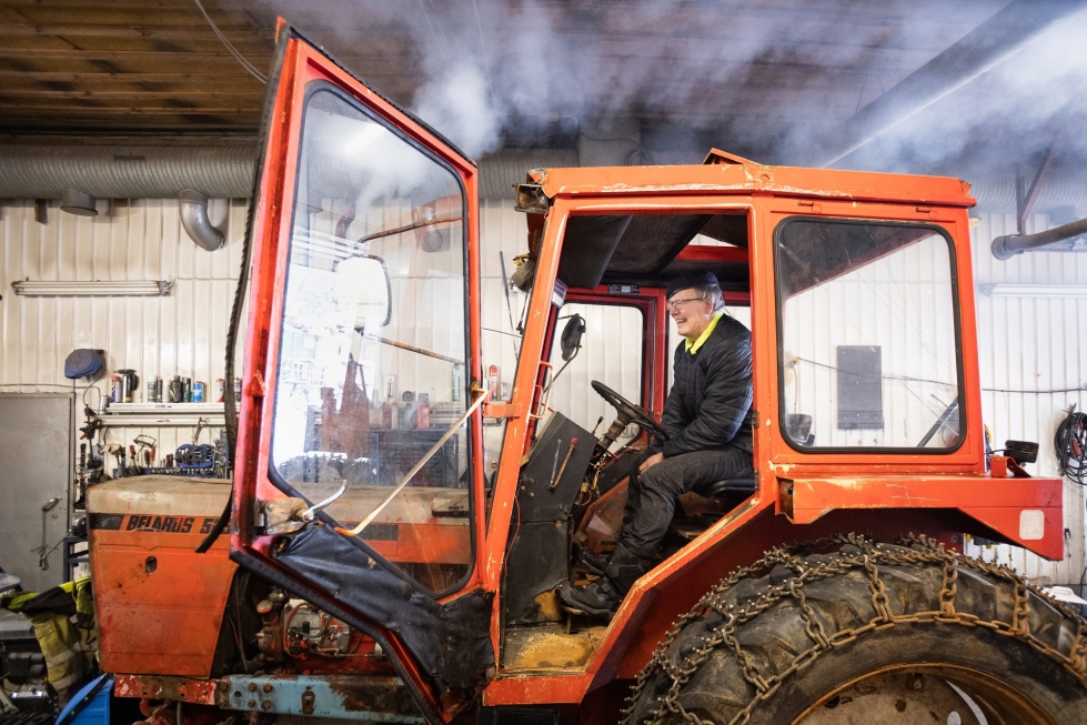 Valtimolla järvestä nostettu traktori toimii Timo Tervalan mukaan yhä hyvin.