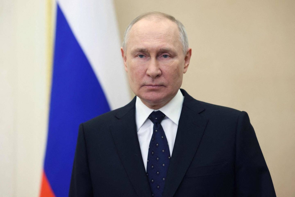 Venäjän presidentti Vladimir Putin päätti hyökkäyksestä Ukrainaan lähipiirinsä tietämättä, Kreml-lähteet sanovat Financial Timesille.