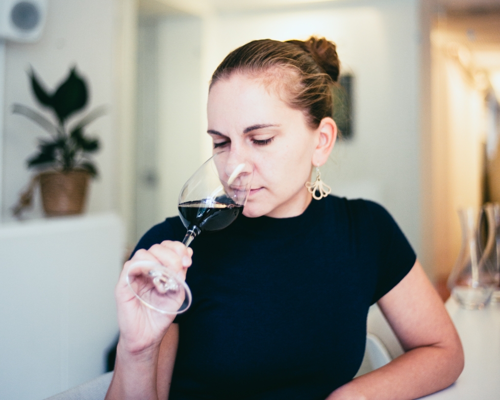 Heidi Mäkisen ansaitsema, Lontoossa sijaitsevan Master of Wine -instituutin myöntämä Master of Wine -titteli (MW) on maailman arvostetuin viinialan titteli. 