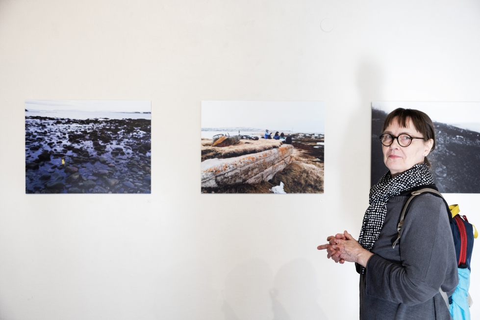 Taiteilija Tarja Tella on tuonut Ahjoon kuvia muun muassa Norjan Vesisaaresta.