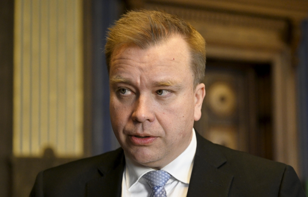 Puolustusministeri  Antti Kaikkosen (kesk.) mukaan jo Suomen liittyminen Natoon vahvistaa myös Ruotsin turvallisuutta.