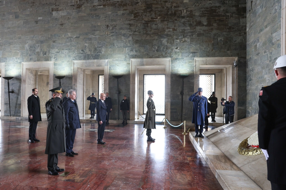 Aamupäivällä Sauli Niinistö vieraili Turkin tasavallan perustajan Mustafa Kemal Atatürkin mausoleumilla