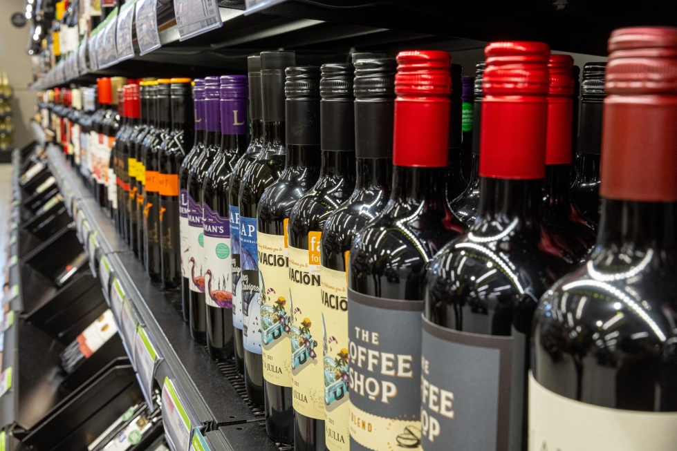 Yli 5,5-prosenttista viiniä saa tällä hetkellä vain Alkosta.