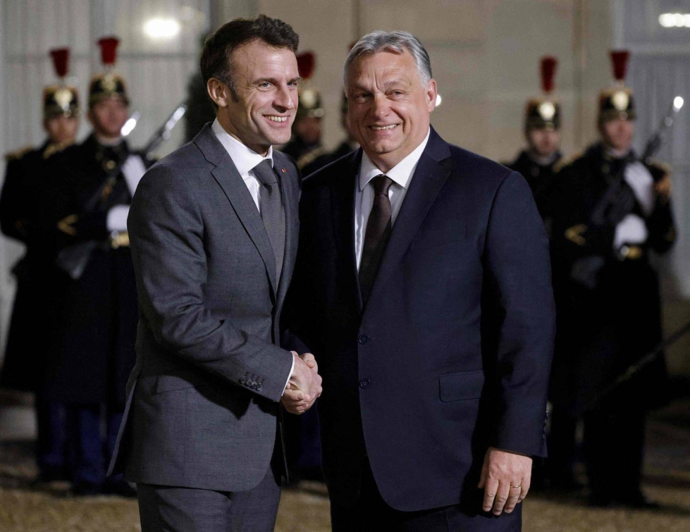 Unkarin pääministeri Viktor Orban (oik.) oli presidentti Emmanuel Macronin illallisvieraana viime maanantaina.