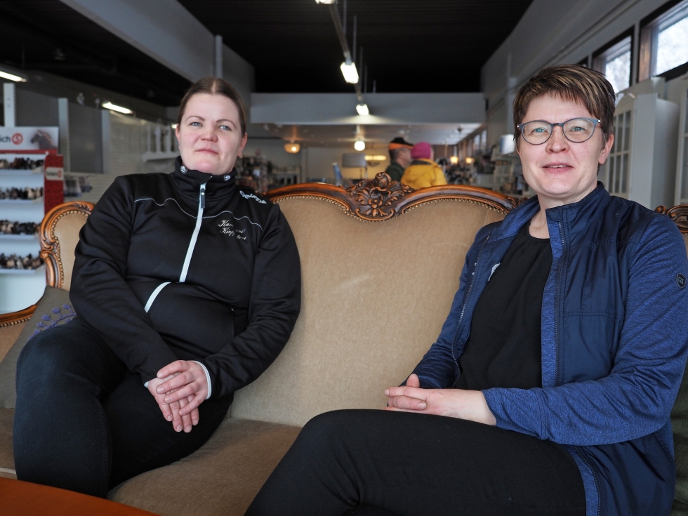 Tiina Gröhn (vas.) ja Tanja Solja ovat siskoksia ja heillä on yhteinen yritys.