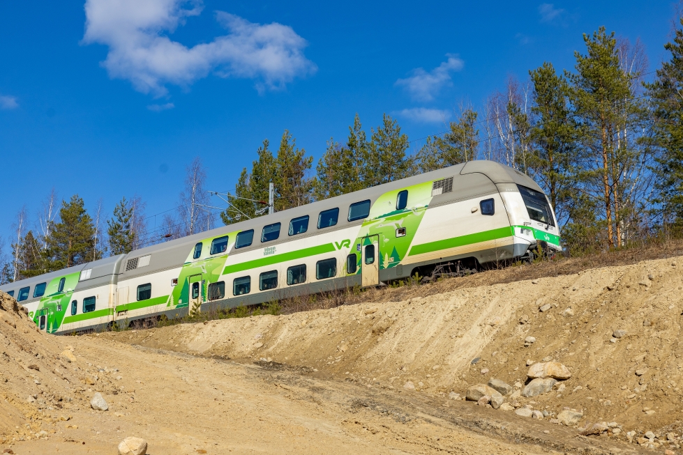 Joensuun ja Helsingin välisessä junaliikenteessä on ratatöiden takia viivästyksiä.